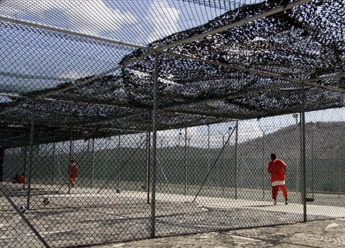 Ben trong nha tu Guantanamo khet tieng cua My-Hinh-4